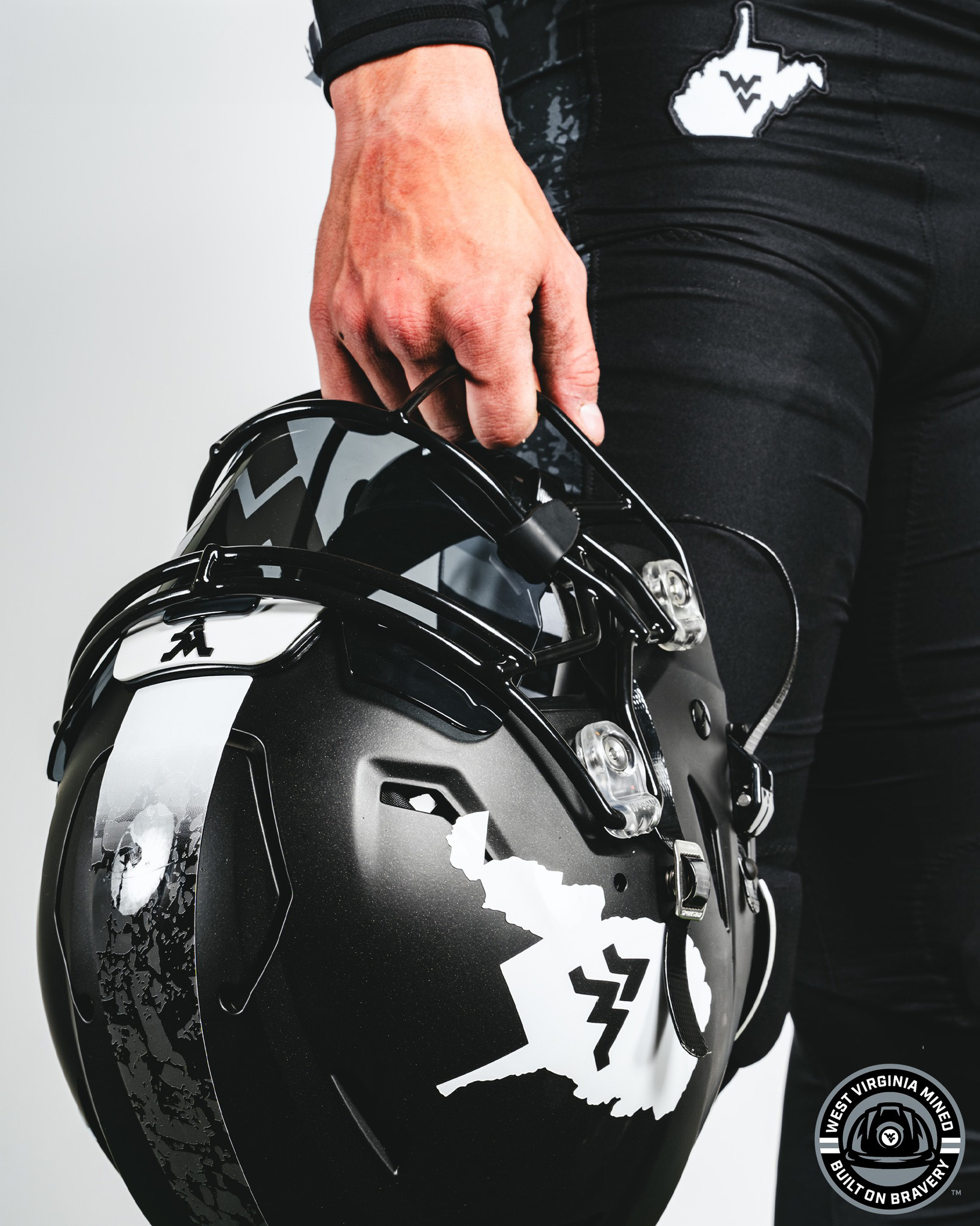 Detail of the West Virginia black uniform
